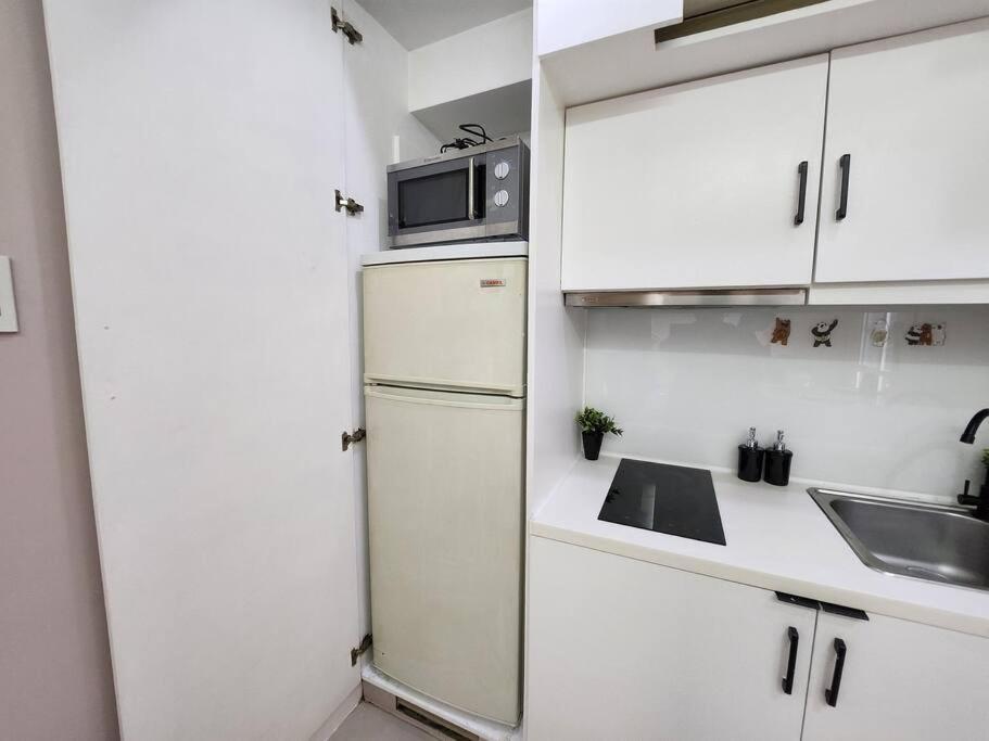 Enjoy Bgc Sunset And Golf Course View 2 Bedroom Loft With 100Mbps Internet Connection Manila Exteriér fotografie